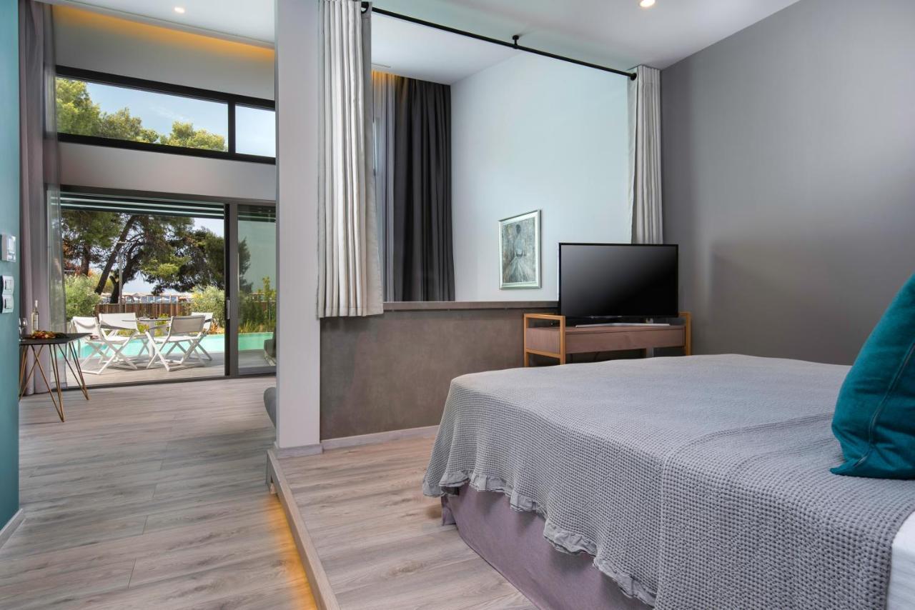 Lagomandra Luxury Suites With Private Pools Никити Екстериор снимка