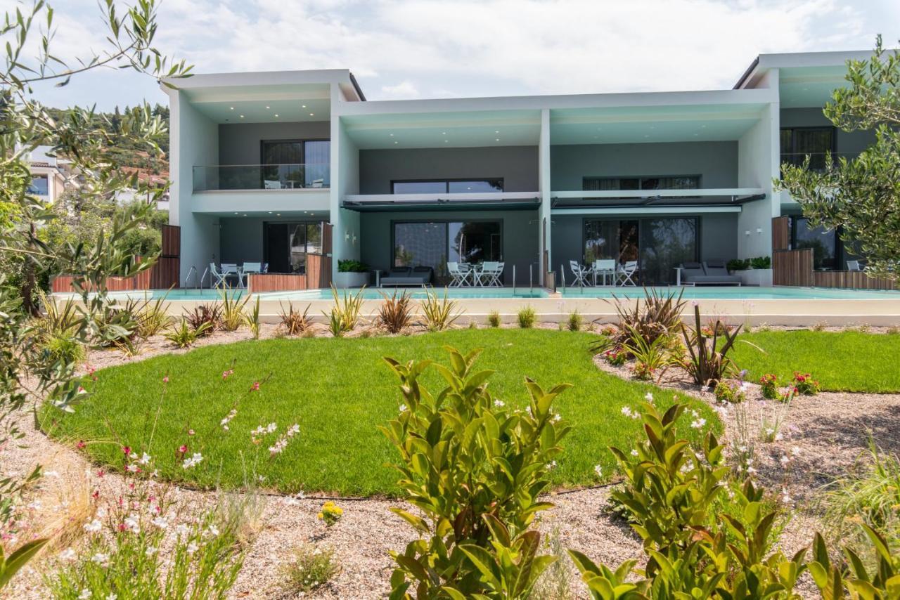 Lagomandra Luxury Suites With Private Pools Никити Екстериор снимка